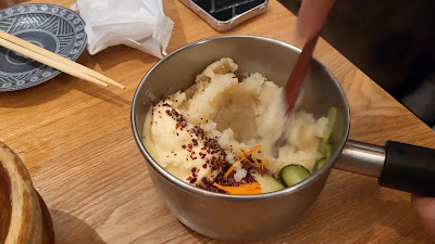 佐賀ふもと赤鶏 酒場 髙しな 東京駅ガード下店 사진 2