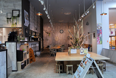 AROUND TABLE 사진 5