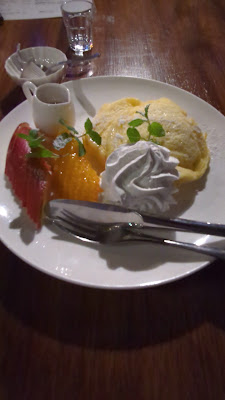 BLUE TABLE 사진 2