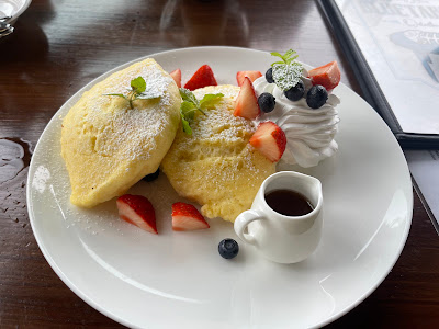 BLUE TABLE 사진 3