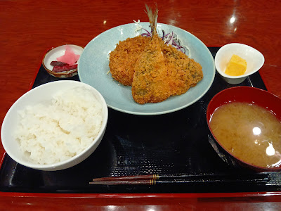 蔵元の酒と直送の魚 さかまる 田町グランパーク店 사진 5