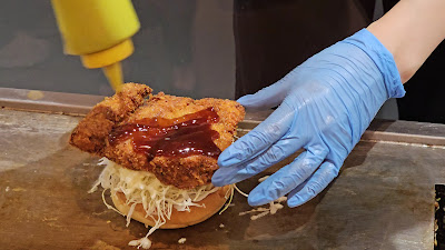 まぐろ相馬水産 本気のまぐろバーガー 사진 2