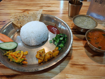 8PEAKS NEPALI RESTAURANT AND BAR 사진 4