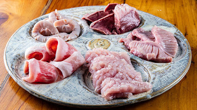 炭火焼肉ホルモンまんてん高架下 사진 3