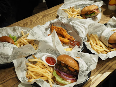 Carl's Jr Jiyugaoka Restaurant 사진 3