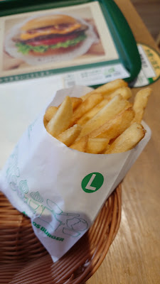 Mos Burger Tsunashimanishi Store 사진 2