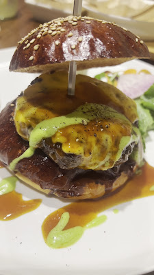 LUXE BURGERS NINGYOCHO 사진 2