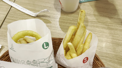 Mos Burger - Higashi-Jujo 사진 2