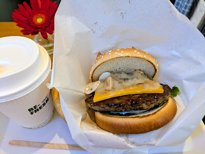 FRESHNESS BURGER Mitaka-kitaguchi 사진 4