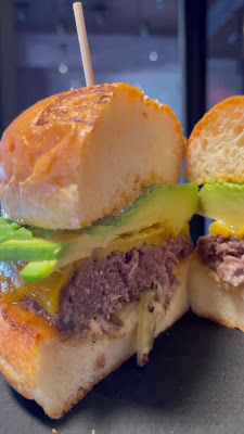 Burger Revolution Tokyo Wine & Bar Roppongi 사진 2