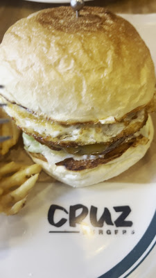 CRUZ BURGERS & CRAFT BEERS 사진 2