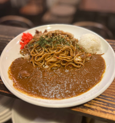 昼はカレー焼そば、夜はお好み焼き酒場 鉄板バーはち 사진 2
