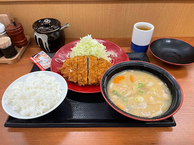 가쓰야 오차노미즈 소라시티점 사진 2