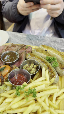 Sasa's Meatpoint ササズ ミートポイント 上野御徒町店 사진 2