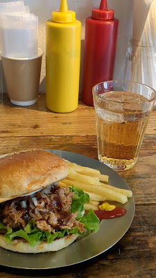 GENUINE BURGER & BAL TORANOMON 사진 2