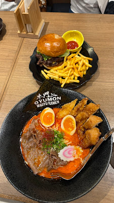A5 Wagyu Burger GYUMON Ginza – Near Ginza SIX (Halal & Vegan Options) 사진 3
