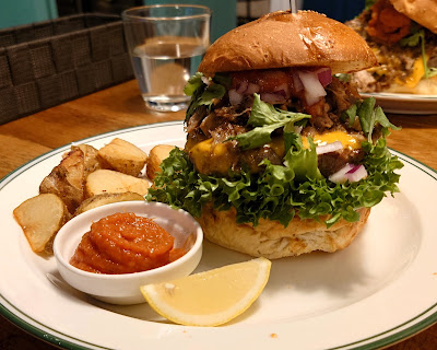 Chillax Burgers＆Wine 사진 5