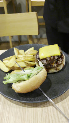 Wagyu (Halal Vegan) Hamburger Steak & Ramen Shinjuku Kabukicho Restaurant Beef Tei 사진 2