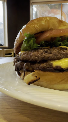 A5 Wagyu Burger GYUMON Ueno Ameyoko Tokyo (Halal & Vegan Options) 사진 2