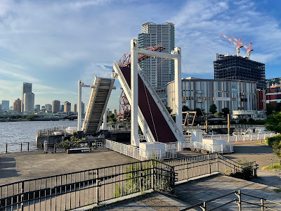 Urban Gate Bridge 사진 3