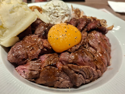 ステーキライスとカレーの店 センタービーフ 新宿3丁目店 사진 3
