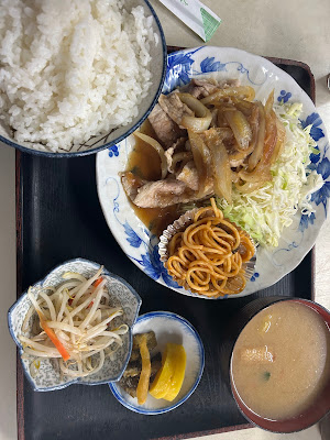 食事処だるまや 사진 4