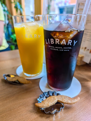 in the LIBRARY 사진 4