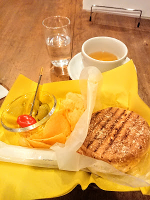 Brown's Books & Cafe 사진 5