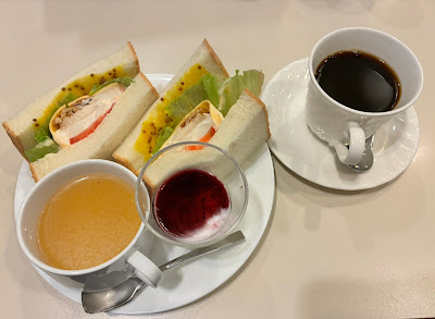 Tea room Renoir Shimbashi-Karasumoriguchi 사진 4