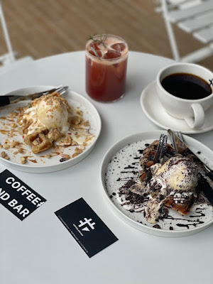 COFFEE SHARP AND BAR 사진 3