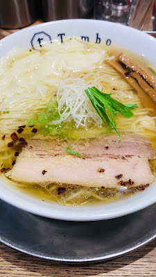 Tombo 사진 2