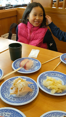 Kura Sushi Higashikasai 사진 2