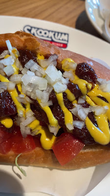 SKOOKUM HOTDOG DINER 사진 2