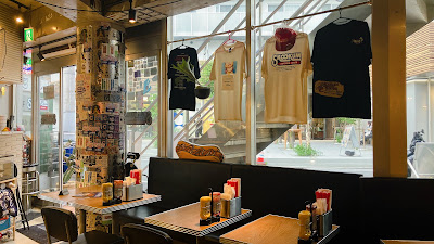 SKOOKUM HOTDOG DINER 사진 3