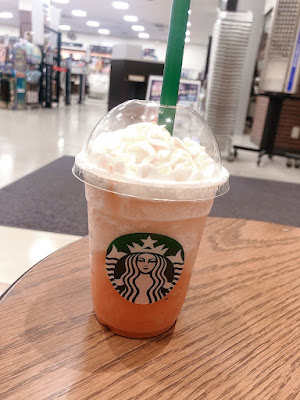 Starbucks Coffee - Tsutaya Books Kohoku Minamo 사진 2