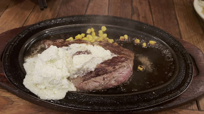 B&M Steak House 사진 3