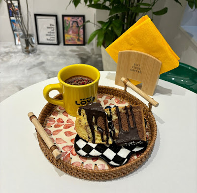 LOV3 CAFE 사진 2