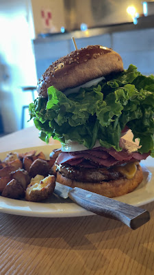 Overcook Burger Bar 사진 3