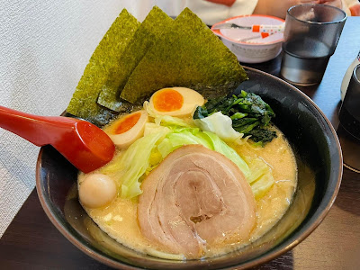 横浜家系ラーメン 赤家 住吉店 사진 3