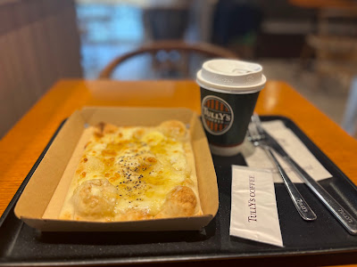 Tully’s Coffee - Kandabashi Hongo-dori Avenue 사진 3