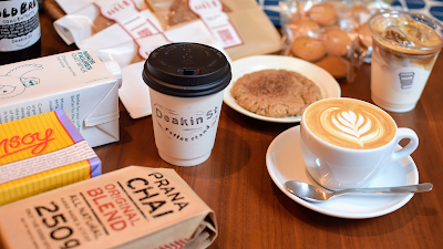 Deakin St coffee stand 사진 2