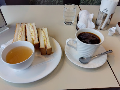 Tea room Renoir Mitaka north exit station shop 사진 3