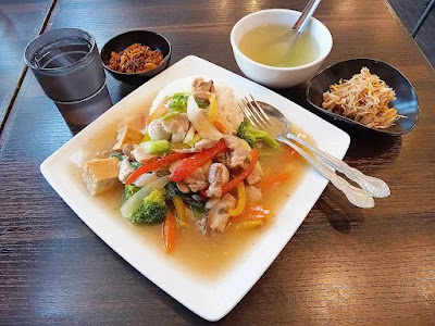 October 24 Karaoke and Restaurant 1 사진 2
