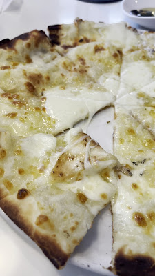 PIZZERIA＆BAR LIONE ピッツェリアアンドバール リオーネ 사진 2