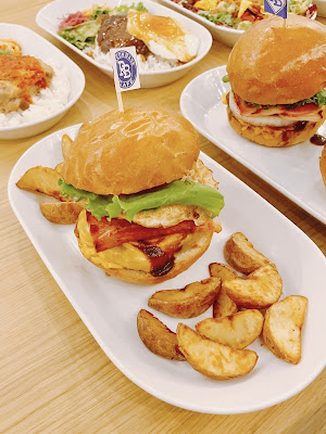 RAYCOM BASE CAFE 사진 3