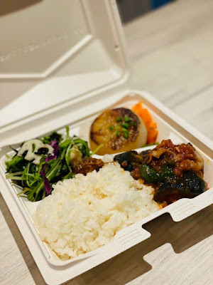 Raku Deli kitchen 사진 2
