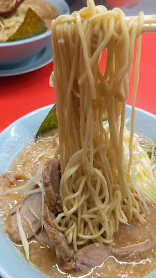 背脂ネギラーメン とんび 사진 2