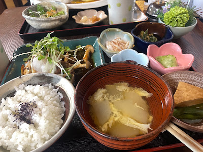 かふぇぎゃらりー＆陶芸工房 八右衛門 사진 4