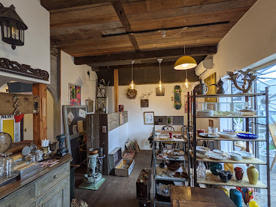 Cafe & Antiques CHILL CHILL MICHILL 사진 5