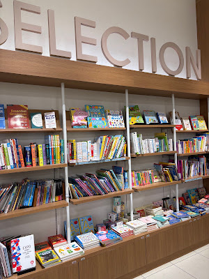 Books Kinokuniya Musashikosugi Store 사진 4